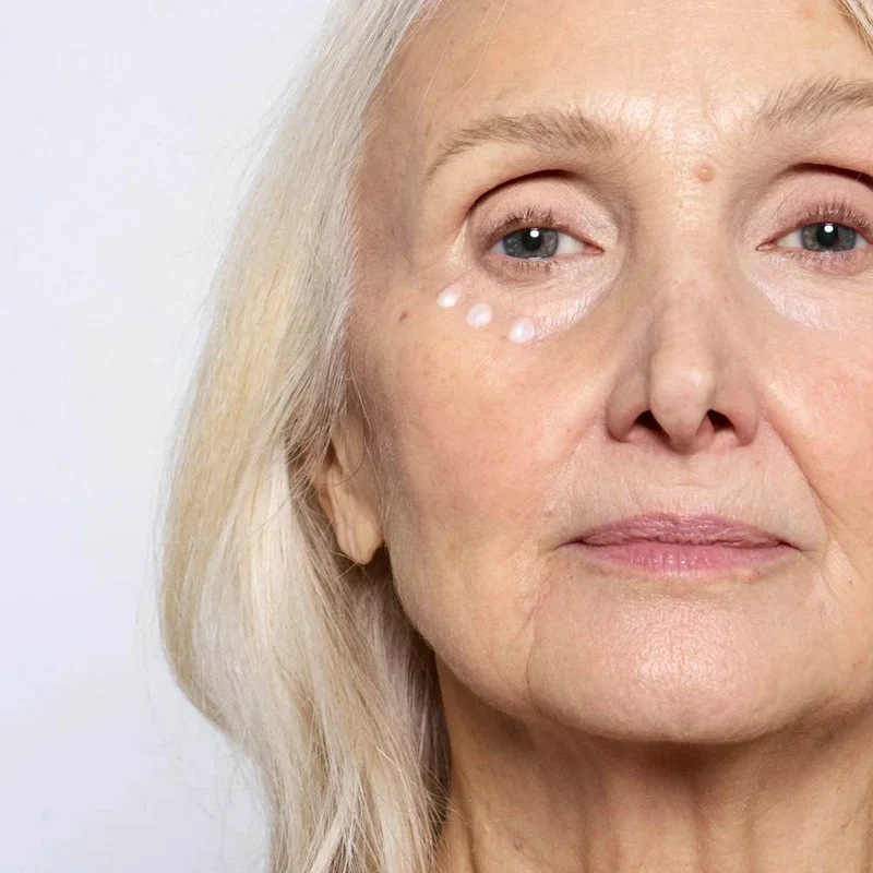 Soin contour yeux & lèvres anti-âge