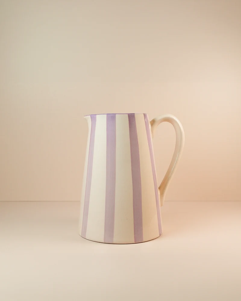 Vase en céramique à rayures