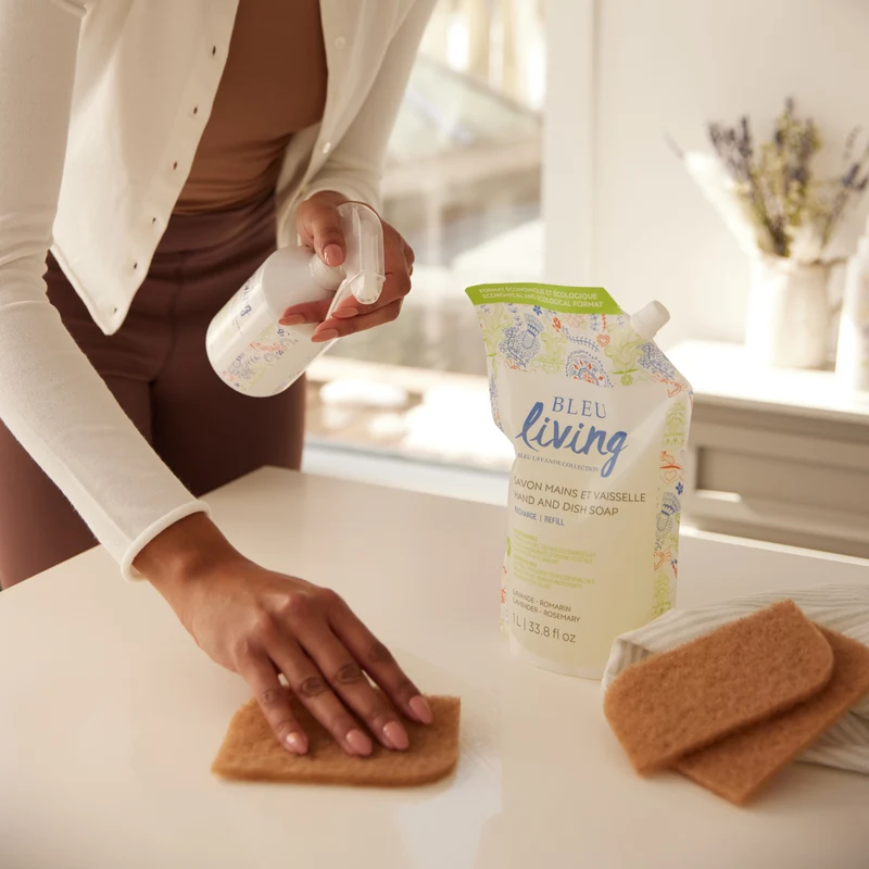 Tampons à récurer à base de coquilles de noix