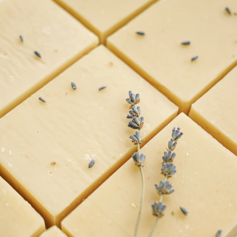 Savon artisanal exfoliant lavande-avoine