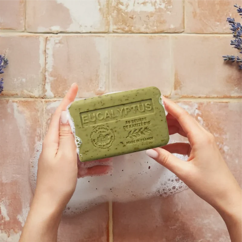 Savon solide parfumé à l'eucalyptus – Au beurre de karité bio 250g