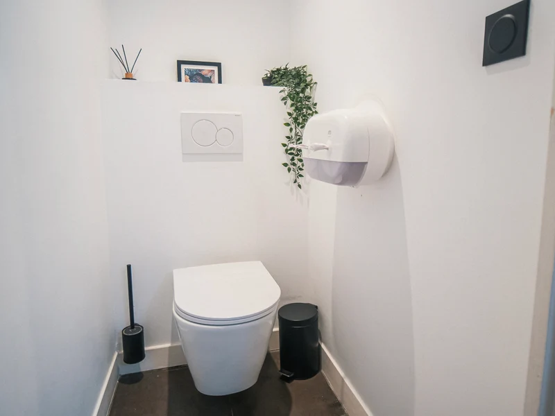 DISTRIBUTEUR DE PAPIER TOILETTE À DÉVIDAGE CENTRAL TORK SMARTONE® MINI DOUBLE T9 BLANC