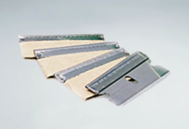 Lames pour grattoir SECURITE.4 cm. x100